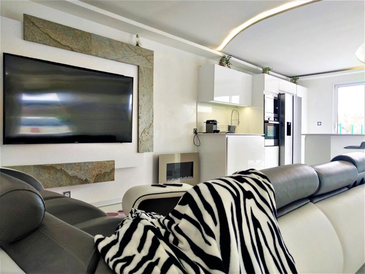 מונטובן Maison Sapiac - 4Pers - 2 Chambres - 3 Lits - Clim Reversible - Terrasse Ombragee Et Grand Jardin - Piscine Saison Estivale מראה חיצוני תמונה